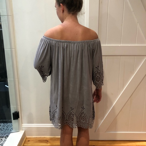 Off the shoulder flux suede grey dress - Picture 3 of 4